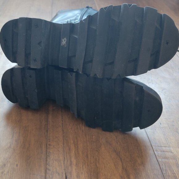 Goth Platform Boots - Picture 8 of 13